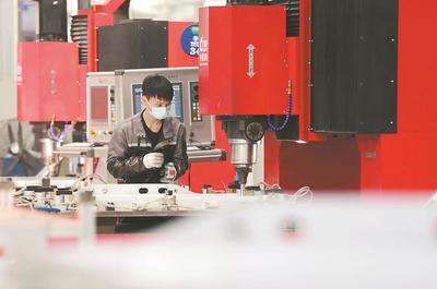 高新技術(shù)驅(qū)動(dòng)新能源汽車生產(chǎn)力躍升